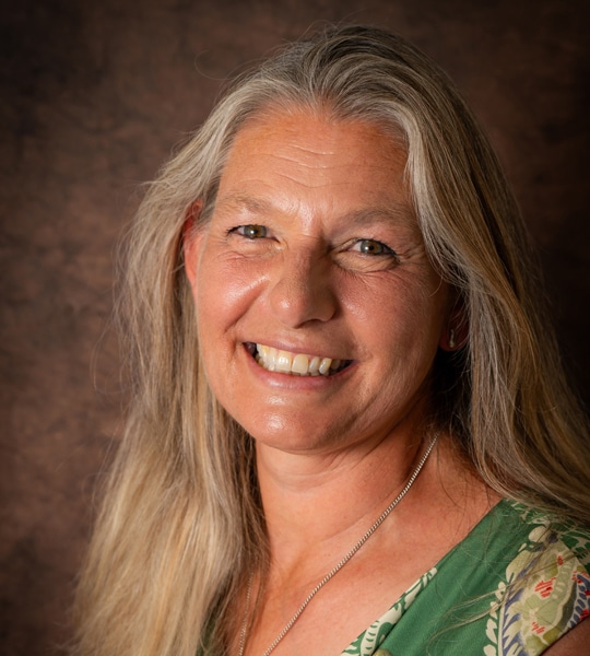 Dr Bea Messenger